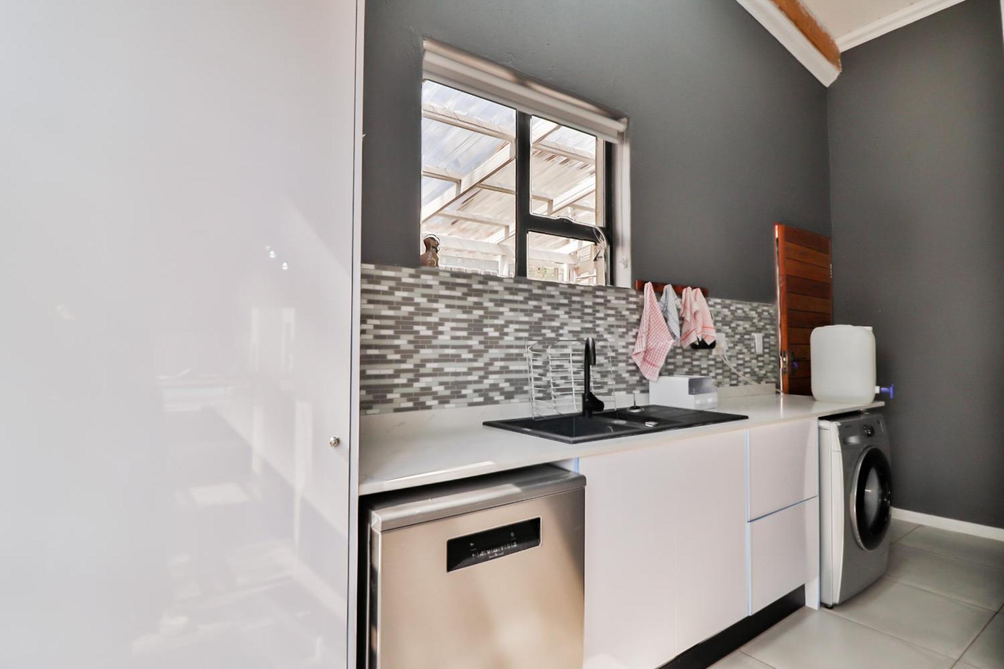 House Of Bongekile 4 Bed Luxury Home In Malelane Malalane Ngoại thất bức ảnh